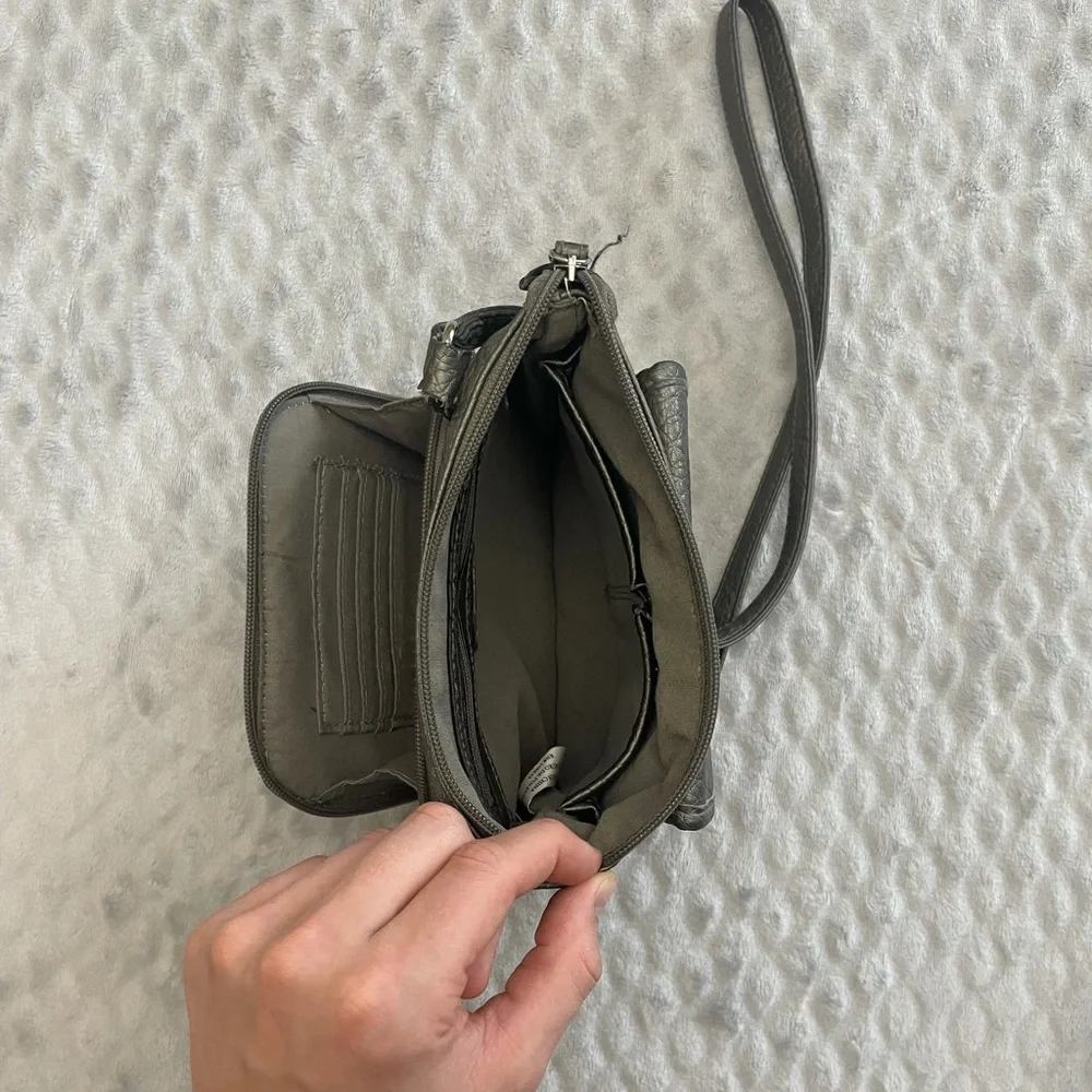 Strada Shoulder Bag - Picture 8 of 11